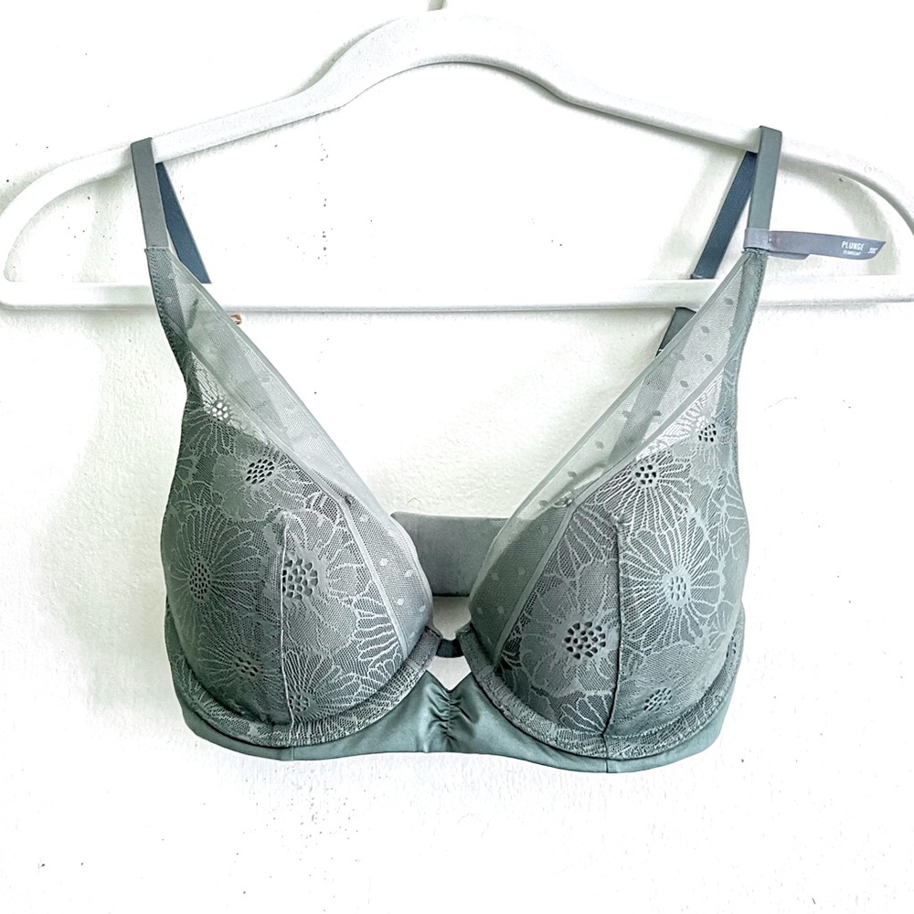 Aerie Plunge Bra 30C green lace push up